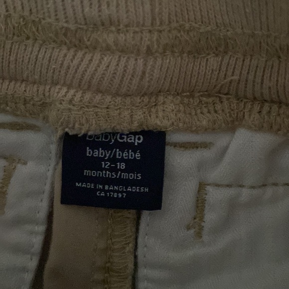 BabyGap khaki cargo shorts - Picture 3 of 3